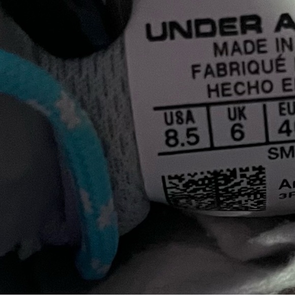 Shoes - Picture 5 of 6